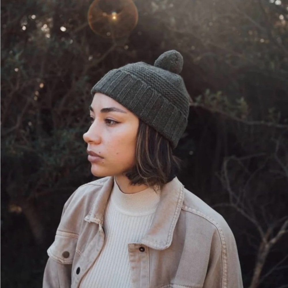 Will + Bear 100% Australian Wool - Tasman Moss Soft Wool Pom Pom Beanie BNWT
